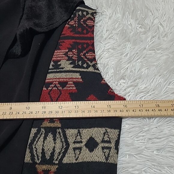 Anama Open Front Vest Women's Size Small Aztec Print Black Red Tan soft Collar - Picture 8 of 9
